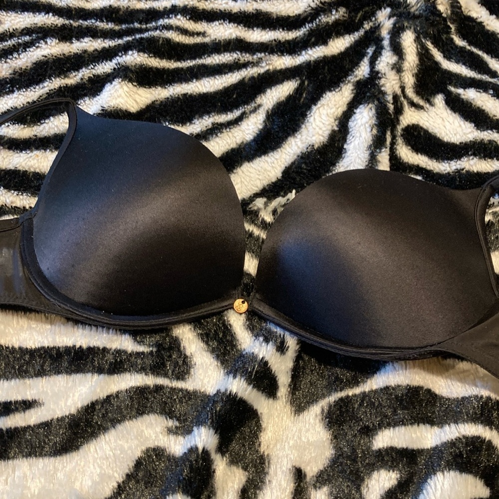 Victoria's Secret Black T-Shirt Bra with Seamless Molded Cups